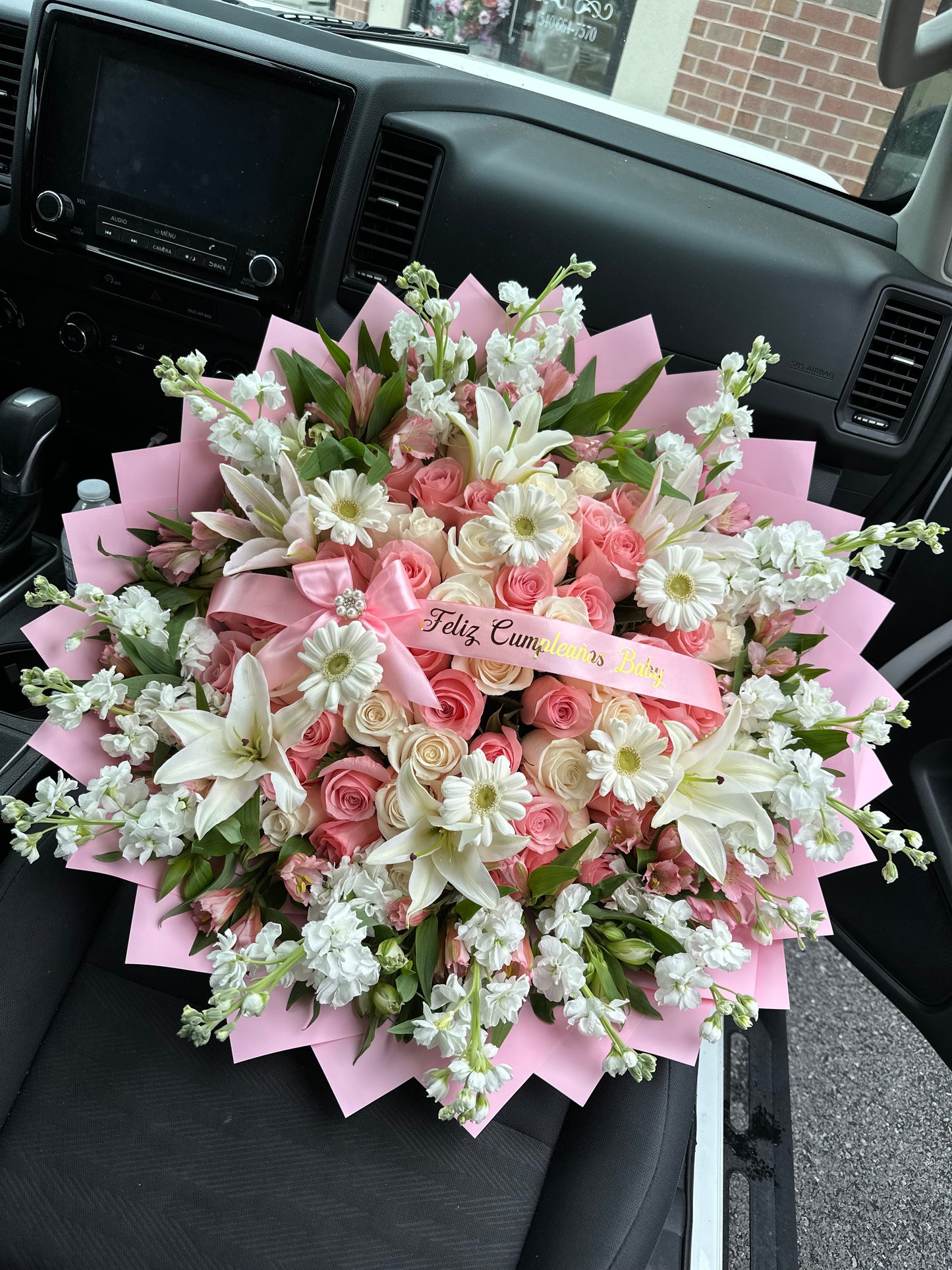 50 Roses Lily Floral Mix