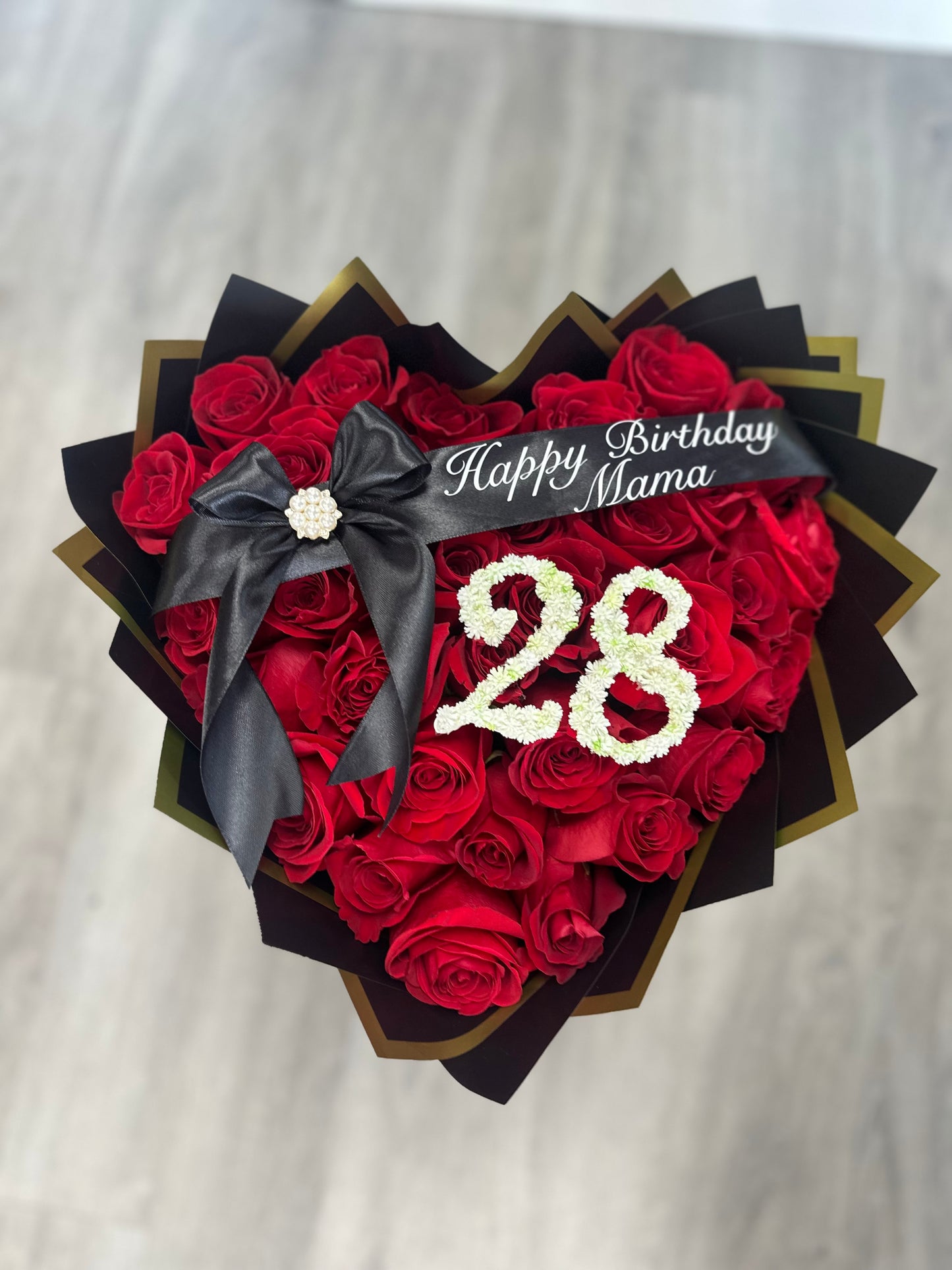 25 roses heart with baby’s breath number