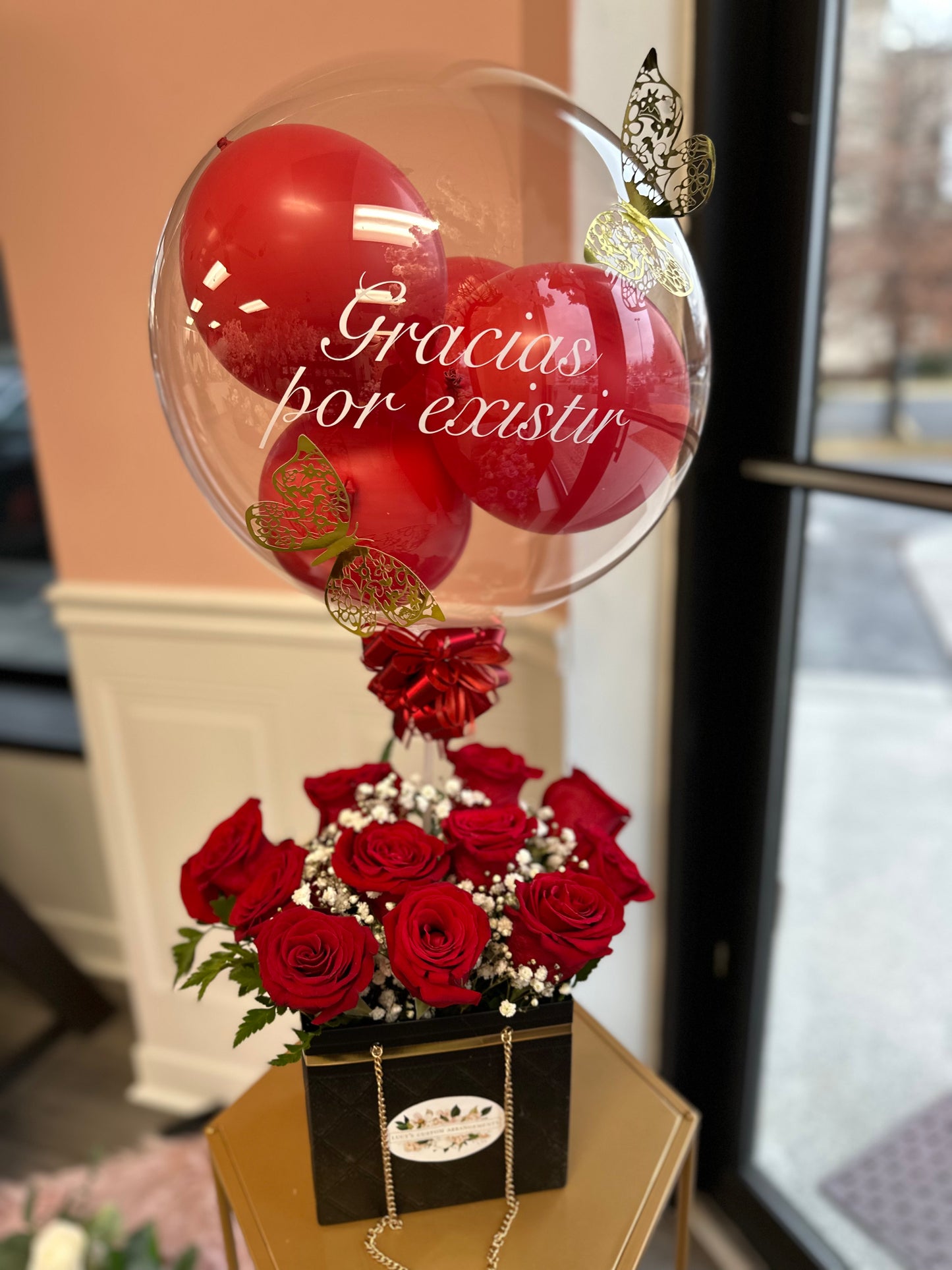 Dozen box with balloon