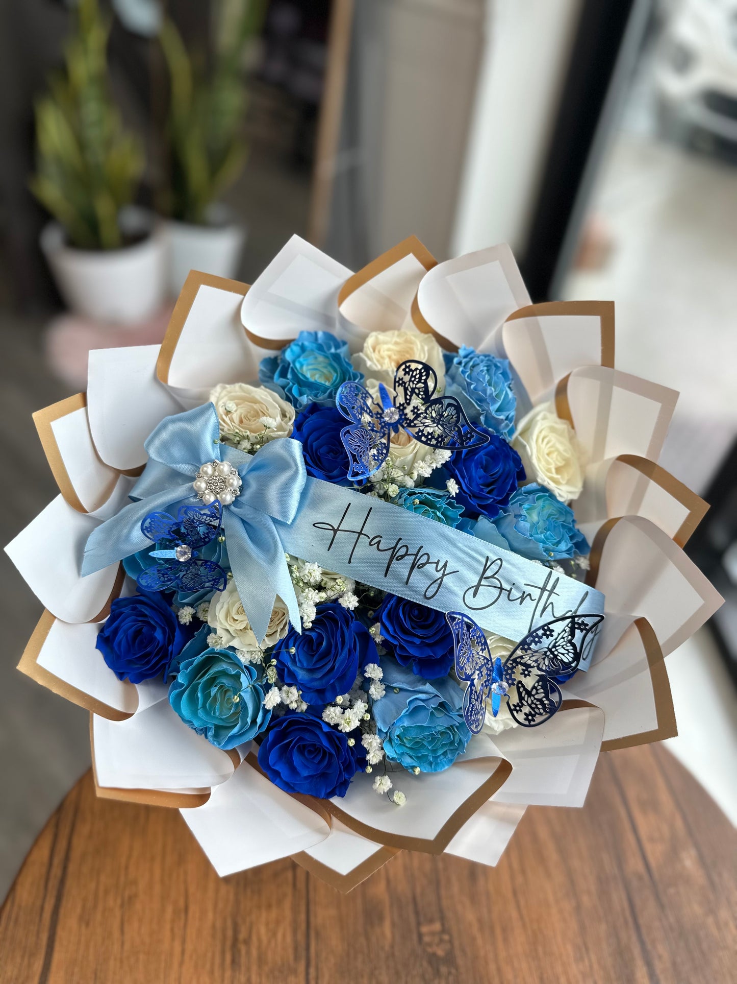 25 Ecuadorian Roses Blue Mix