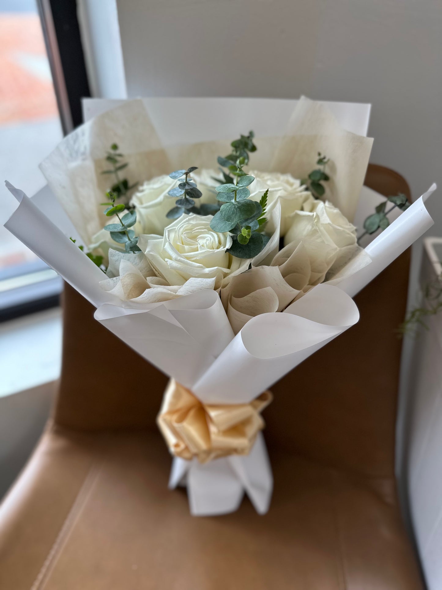 6 Roses Mini Bouquet